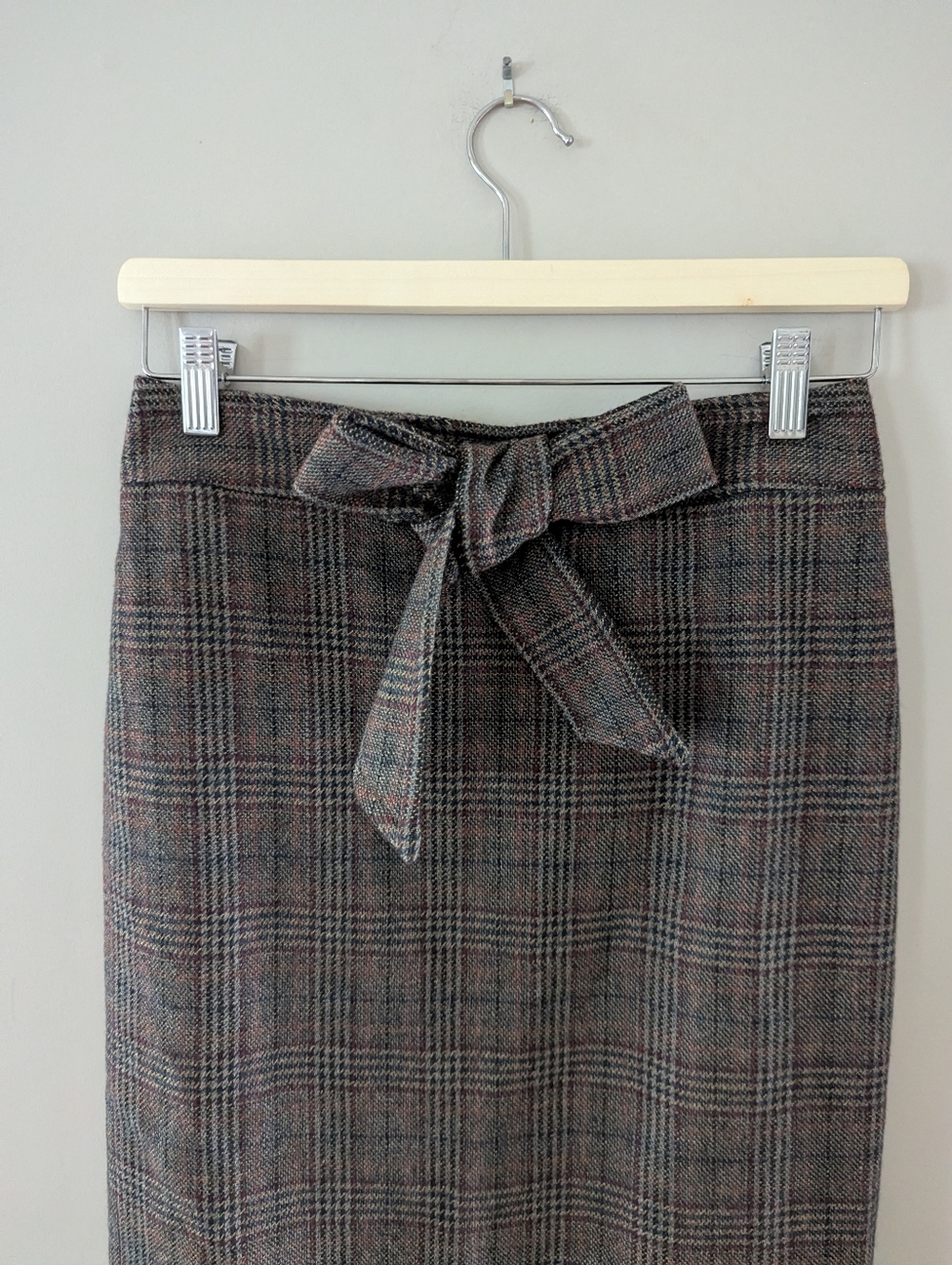 J. Crew Brown Plaid 100% Wool Pencil Skirt Bow Front 55689 NWT Size 2 Preppy - Picture 3 of 6
